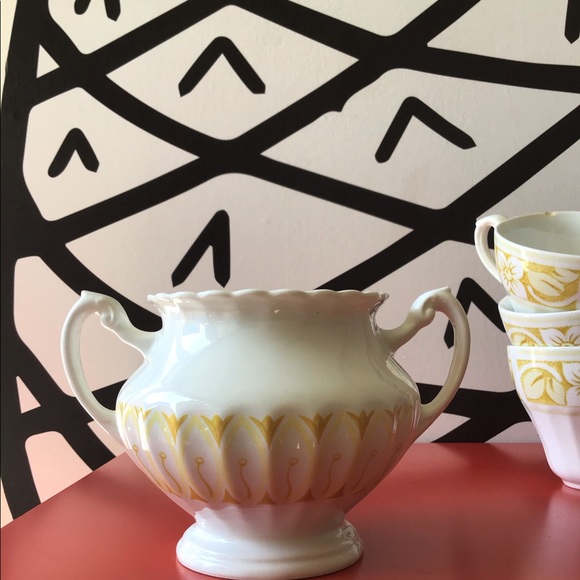 Tea Set - Picture 5 of 10